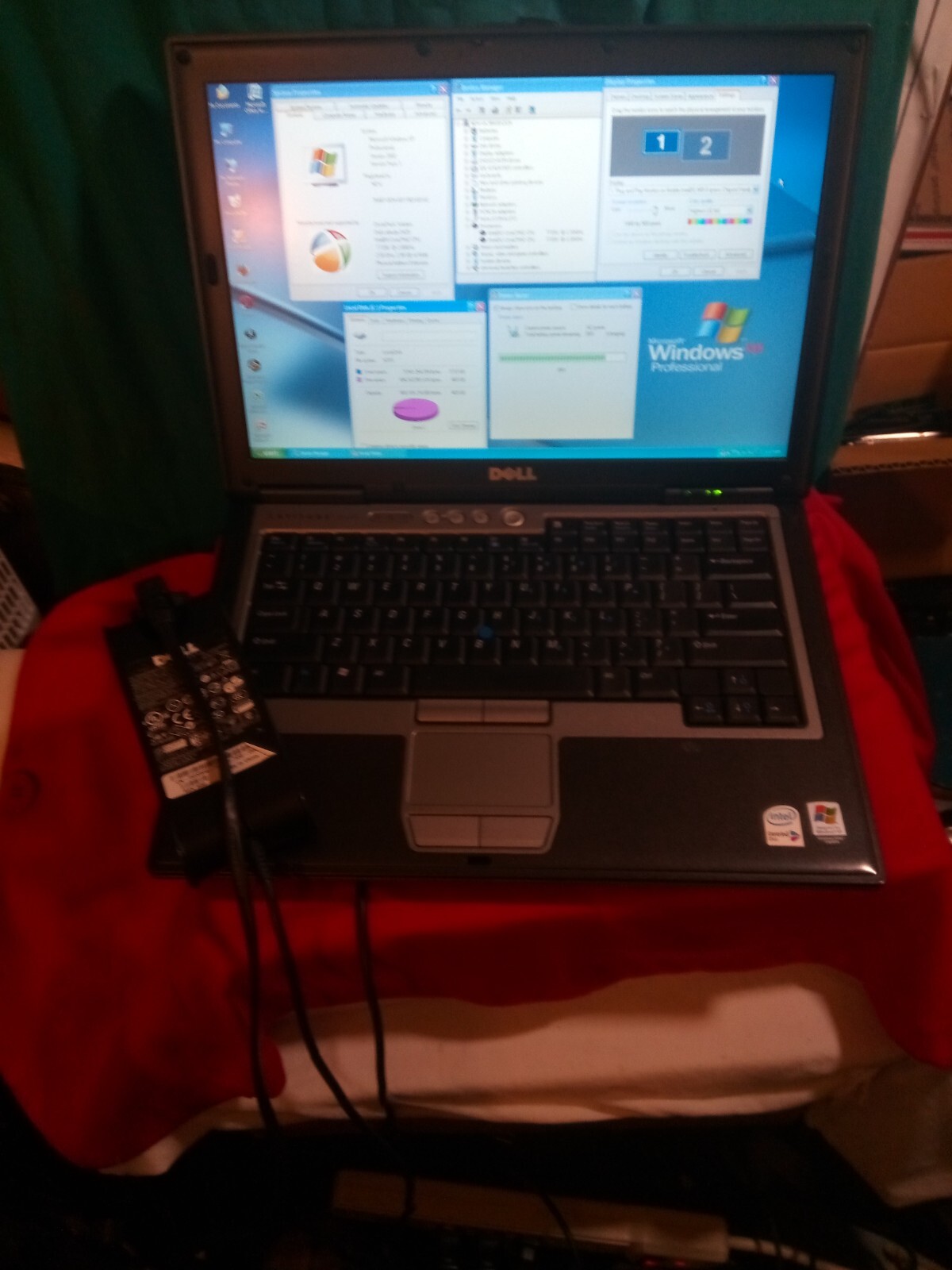 DELL LATITUDE D620 T7200 2.00GHZ 3GBRAM 500GBHDD WINXPSP/3 1440×900 office2007