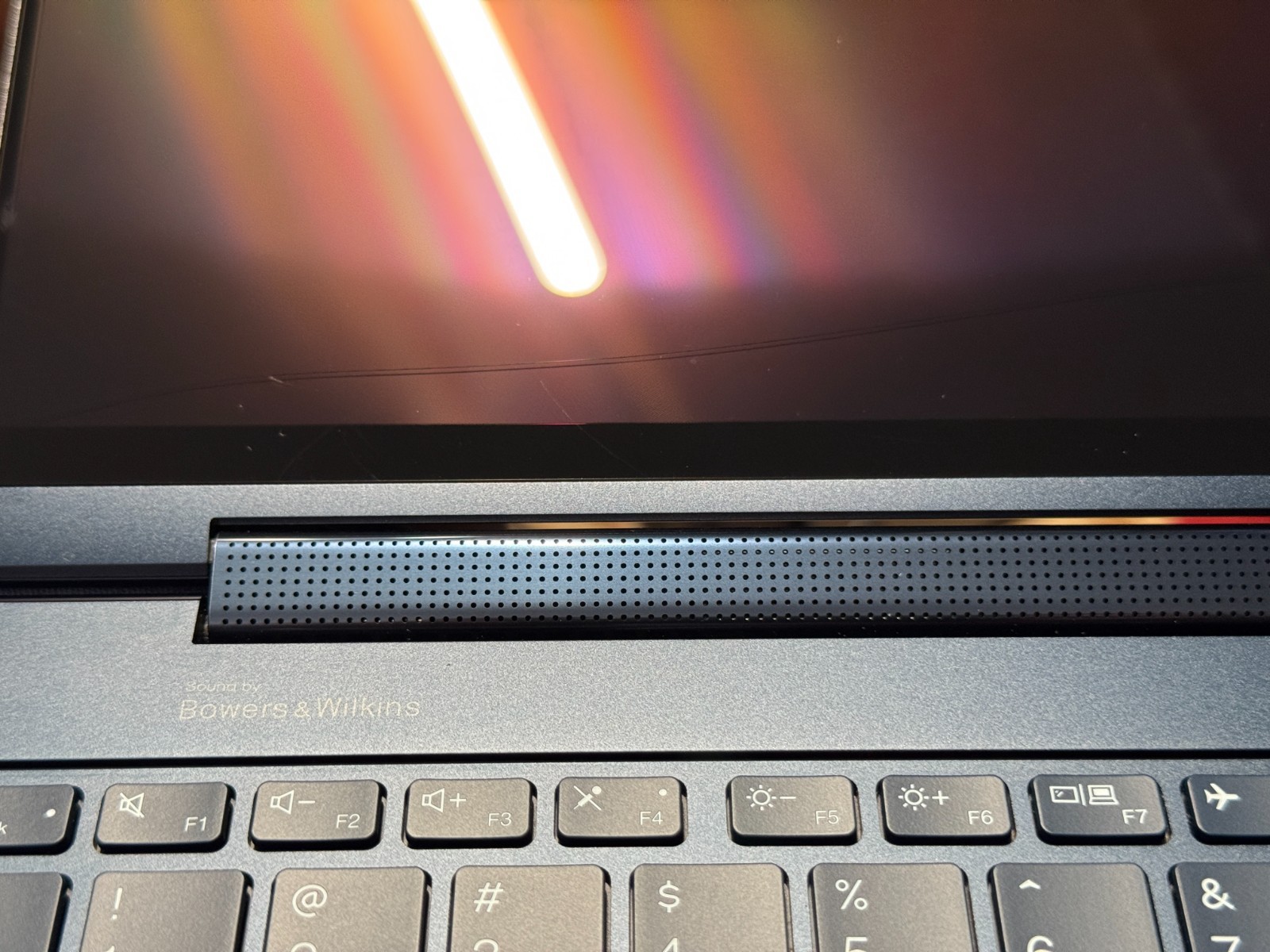 Lenovo Yoga 9i 2-in-1 14″ 2.8K 120Hz OLED Ultra 7 16GB RAM 1TBSSD *WORKS* READ