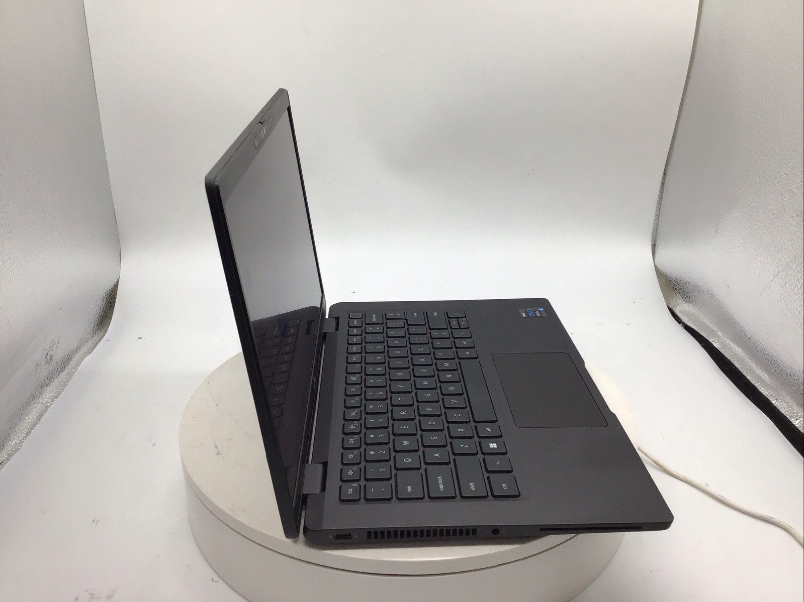 Dell Latitude 7320 13.3″ Laptop i5-1145G7 16GB RAM 256GB SSD Windows 11 Pro Used