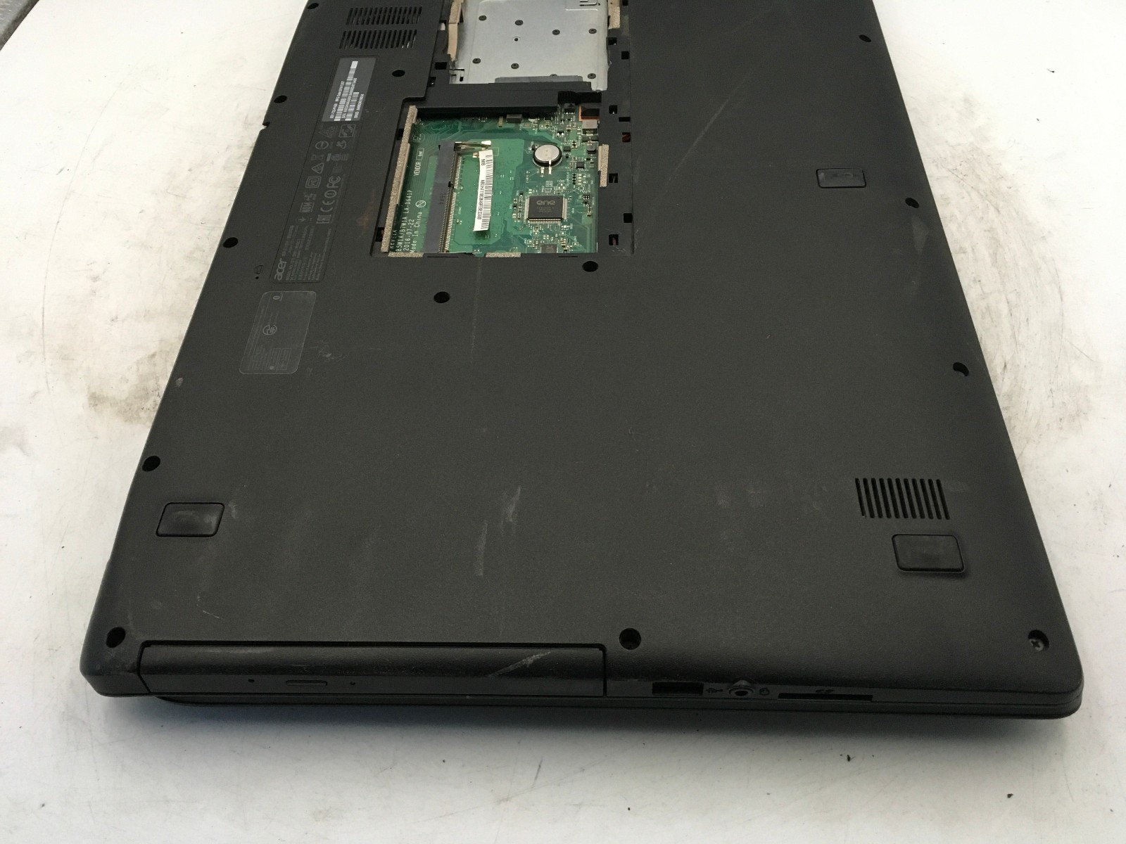 ACER ASPIRE ES1-732 – FOR PARTS/REPAIR – INTEL PENTIUM N4200 – NO RAM – READ -BB