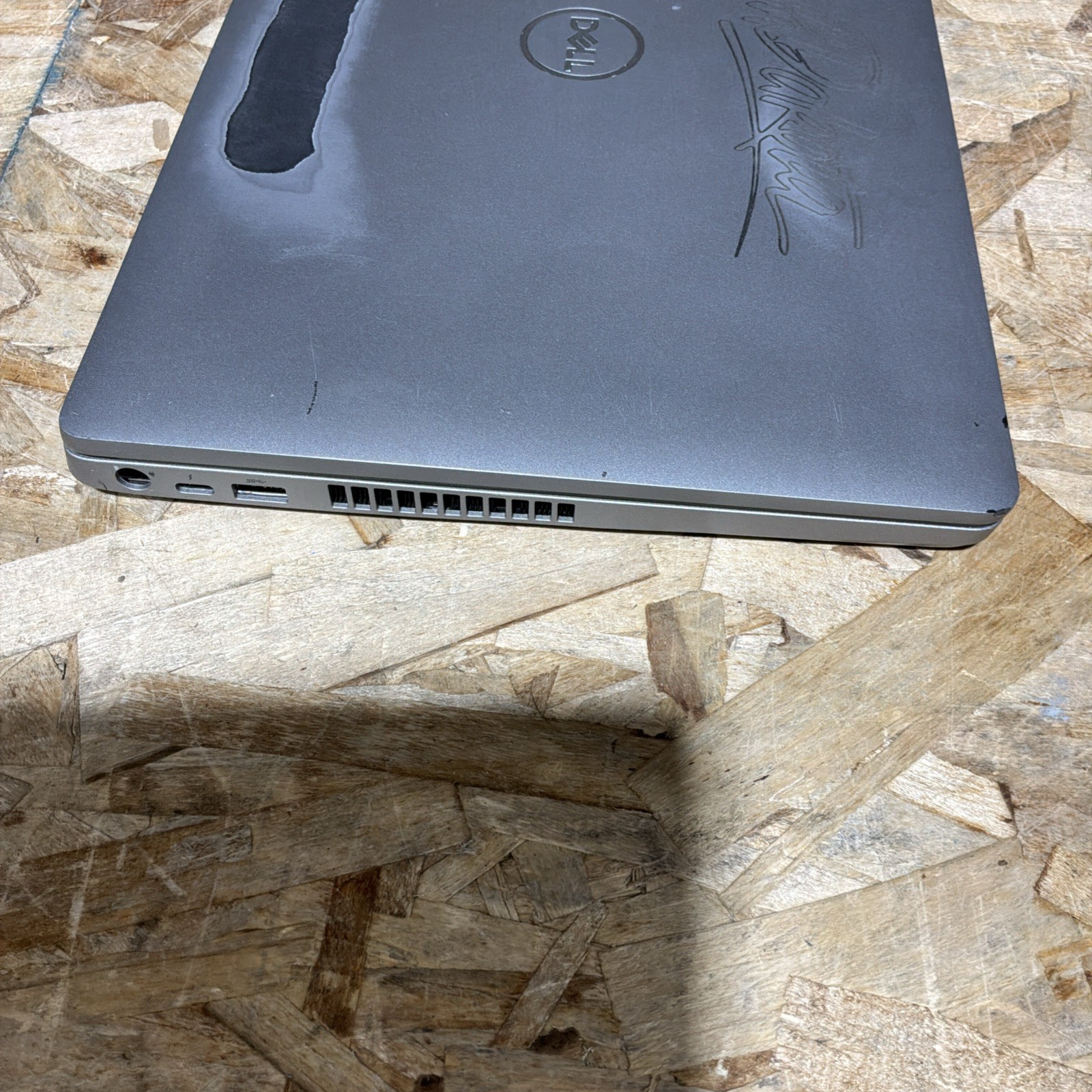 Dell Precision 3550 15″ Intel i7-10610U No RAM No SSD READ Parts C378