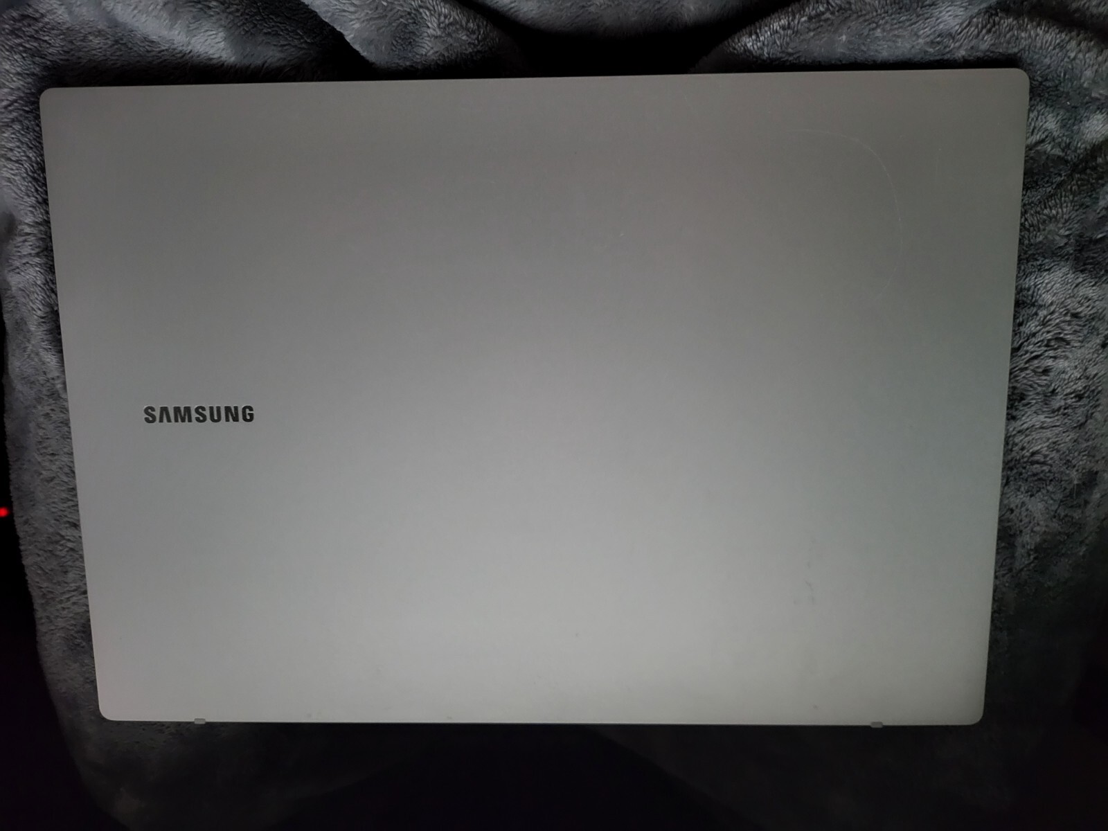 Samsung Galaxy Book Go 14″ (128GB eUFS, Qualcomm Snapdragon 7c 2nd Gen., 2.55…