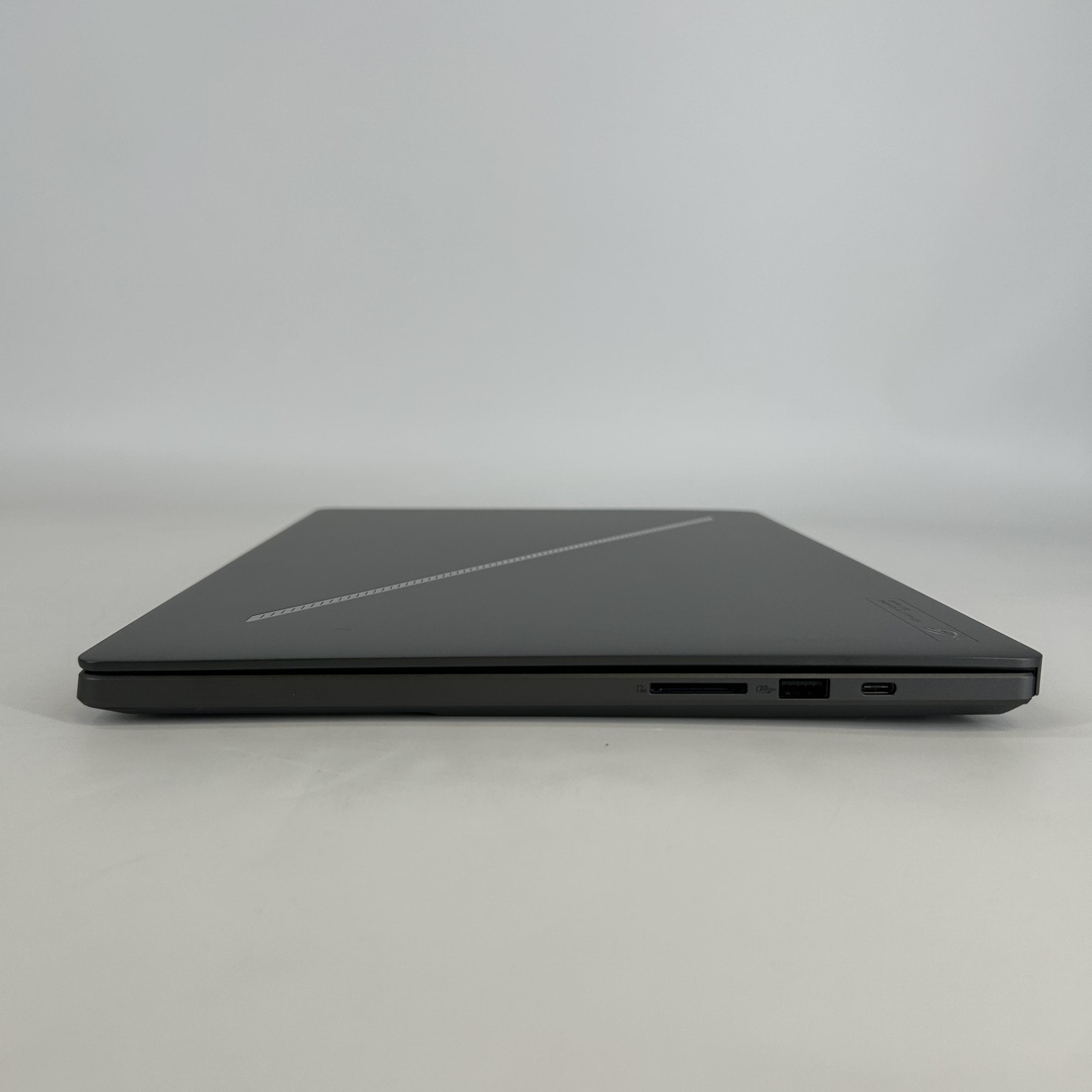 Asus ROG Zephyrus G16 GU605 16 QHD+ 2.9 GHz Ultra 9 285H 32GB 1TB RTX 5070 Ti