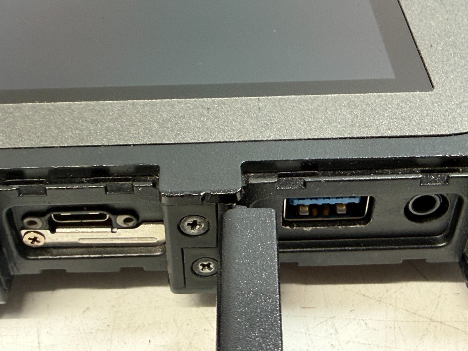 Getac F110 G6 11.6″ i7-1165G7 8GB RAM NO SSD/BATT/AC BIOS LOCKED PARTS