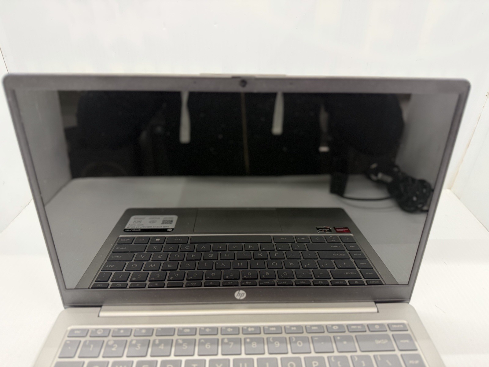HP 14” AMD RYZEN 3 @ 2.40GHz 4GB RAM 128GB SSD Windows 11 Home 14-EM0033NR