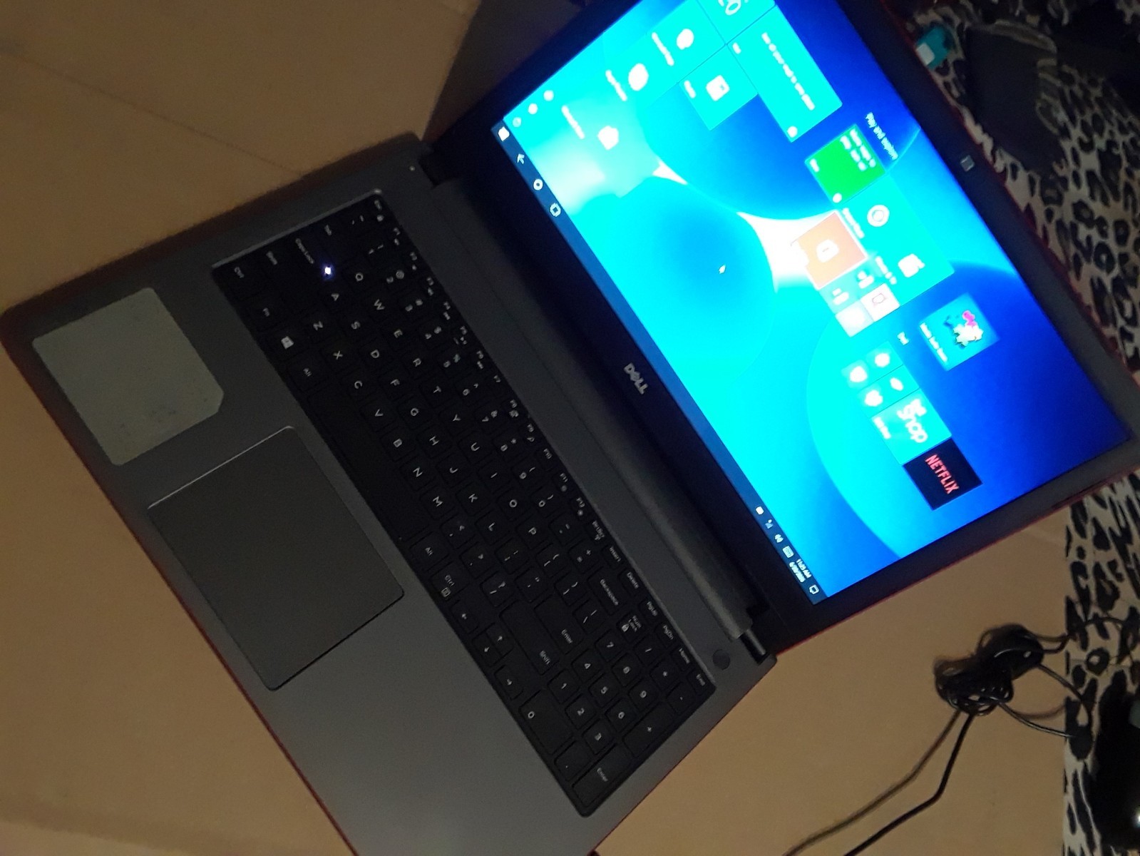 DELL INSPIRON 15 5000 TOUCHSCREEN FULL CHARGED NO CHARGER USED