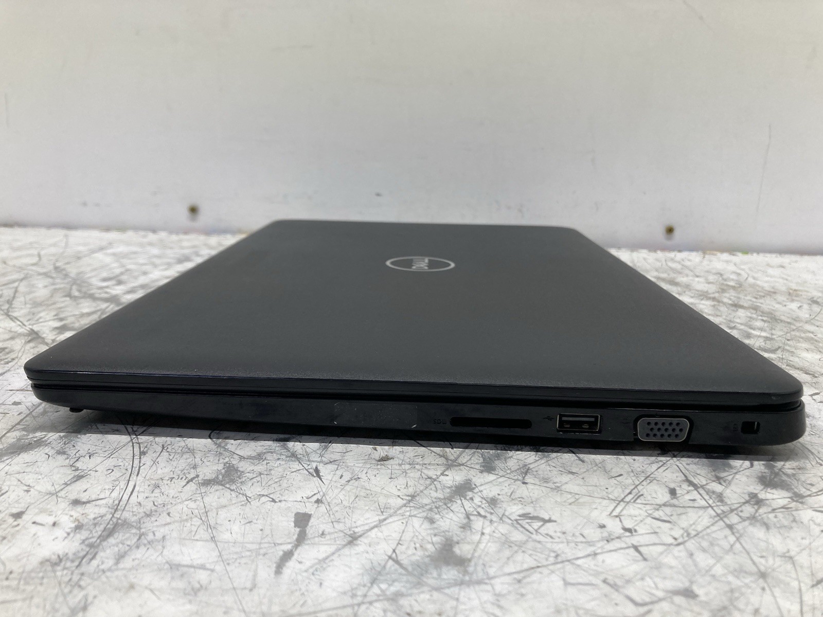 Dell Latitude 3500 Intel Core i3-8145U @ 2.1GHz 4GB RAM No HDD – Boot to BIOS