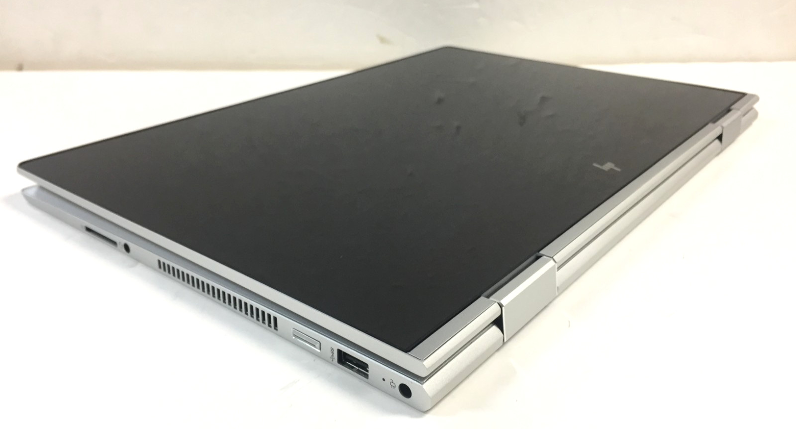 HP Envy x360 15t-dr000 15.6 Touchscreen Laptop/i5-8265U/8GB/256GB SSD/W10H w/Pen
