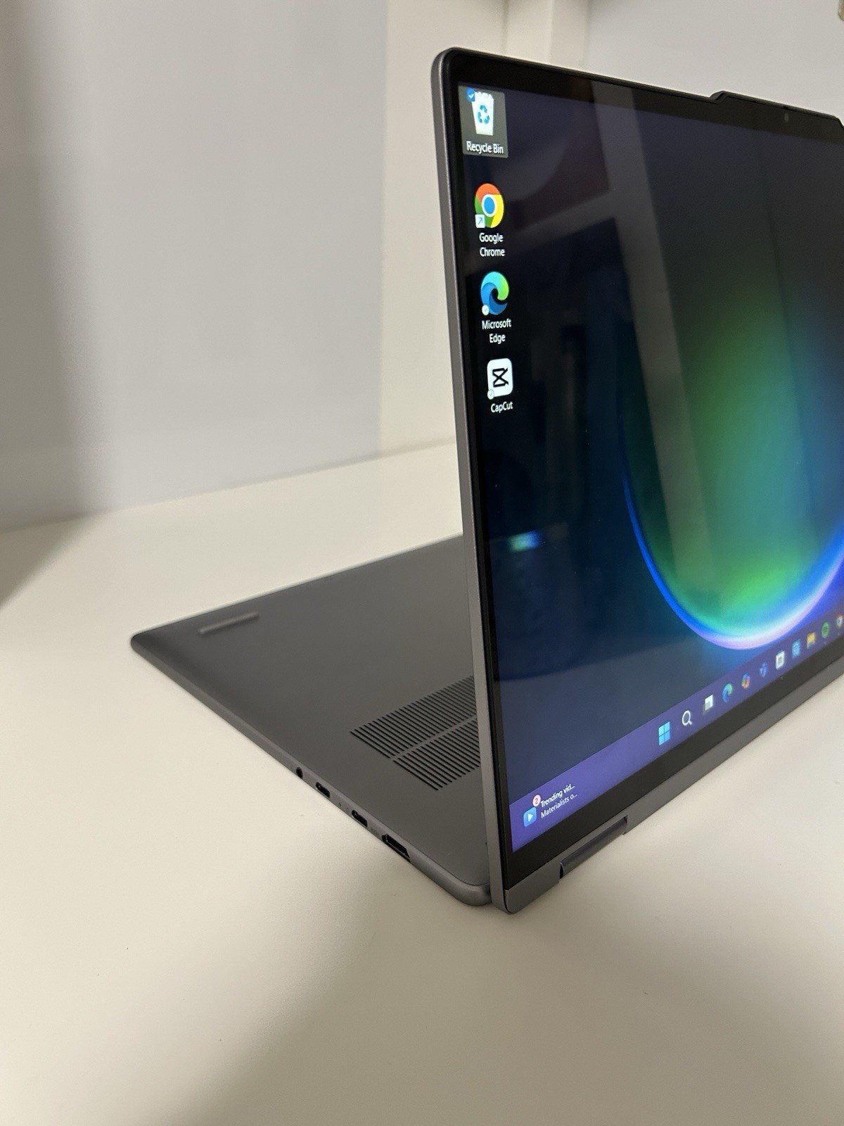 Lenovo Yoga 7i 2-in-1 Laptop 16″ Touchscreen – Used/ Good