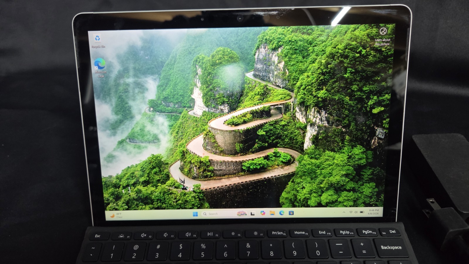 Microsoft Surface Go 2 touchscreen intel M3 8th 8GB RAM 128GB SSD Win11p Kb 1927