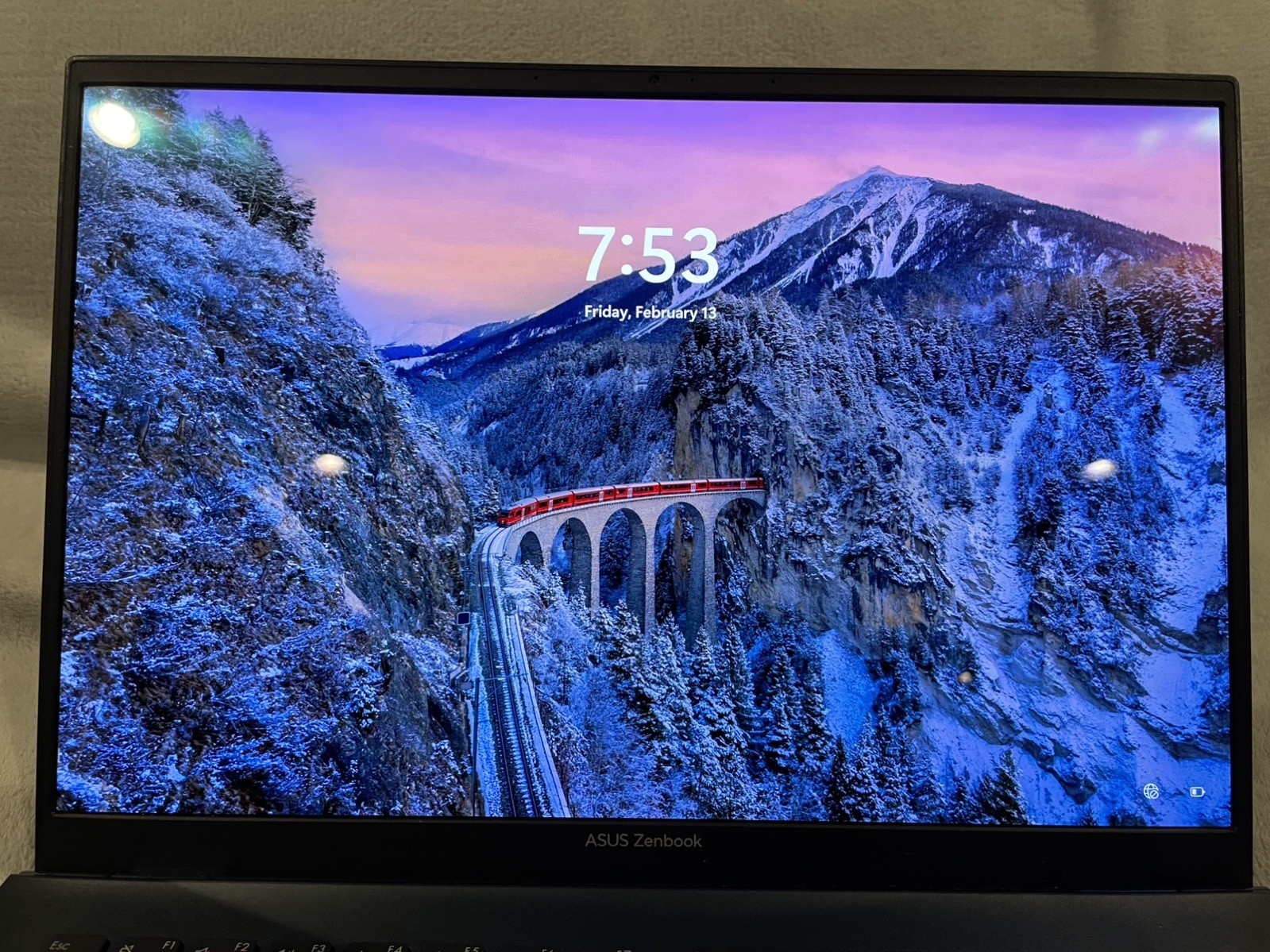 ASUS Zenbook 14″ 2.8K OLED Laptop, Intel EVO 12th Gen Core i5, 8G MEM 256G SSD