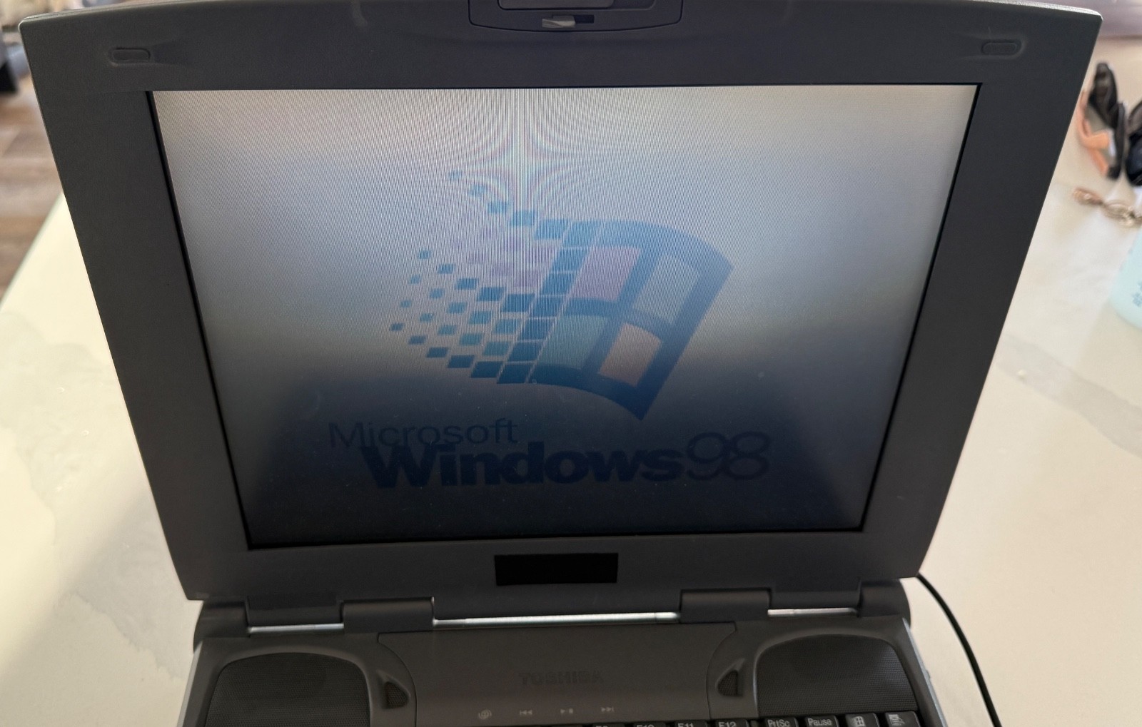 Toshiba Satellite 2520CDS Laptop (Vintage, 1999), AMD K6-2 300 processor