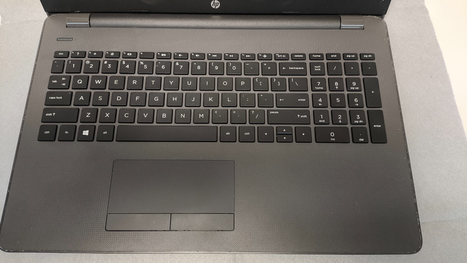 HP NOTEBOOK 255 G6 15.6″ AMD WINDOWS 10 PRO Works great