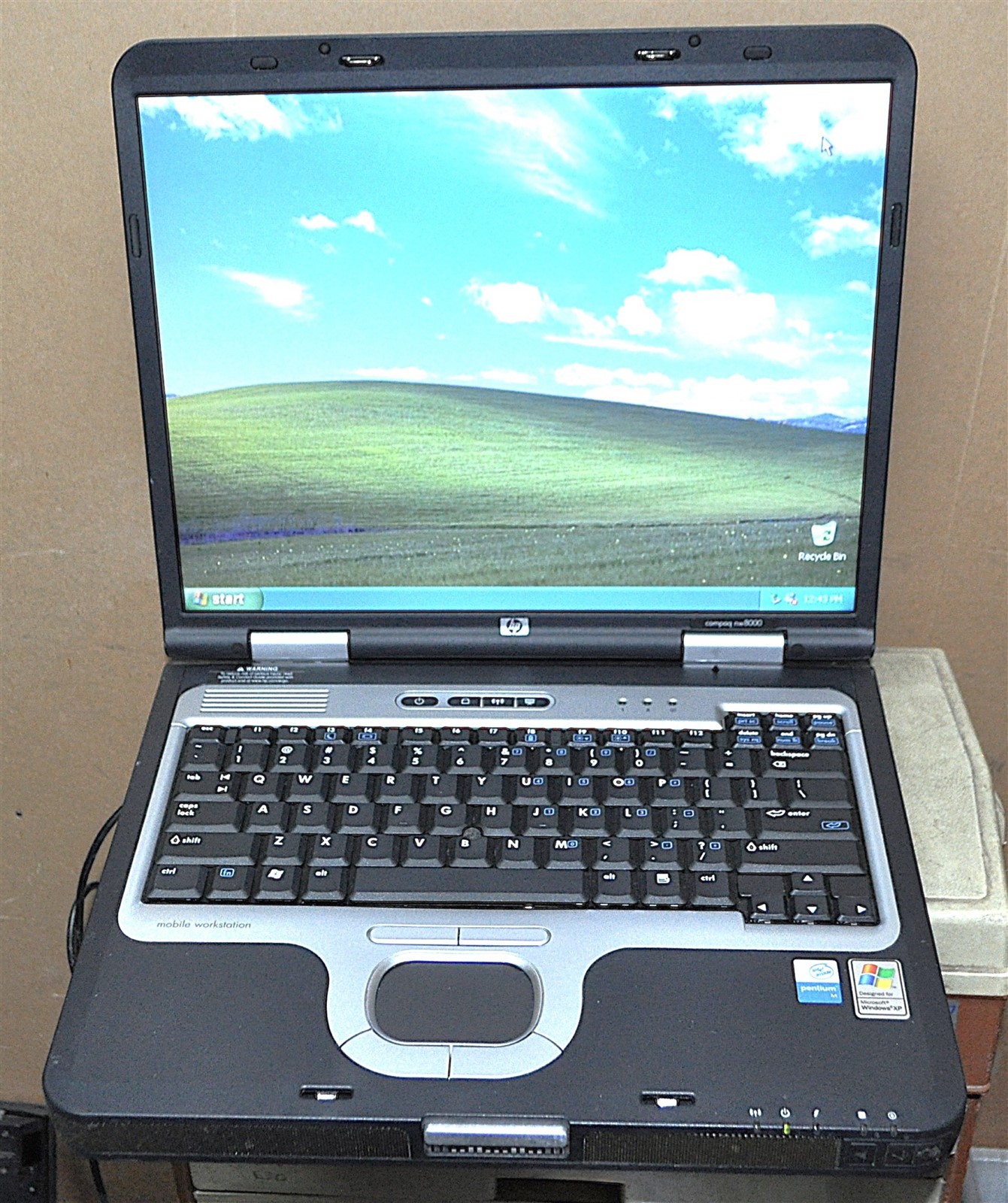 HP/COMPAQ nw8000 PENTIUM M WINDOWS XP 100 GB DRIVE GOOD SCHOOL SURPLUS