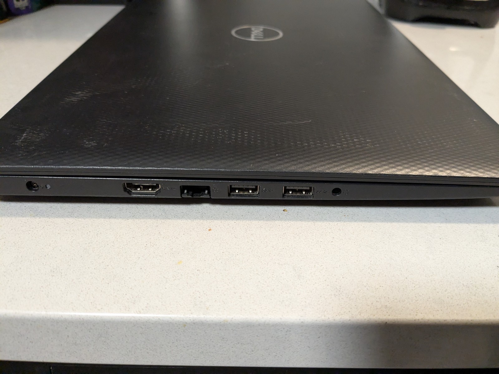 Dell Inspiron 3585 Laptop 15.6″ Ryzen 3 2200U 8GB Radeon Vega No HDD No OS