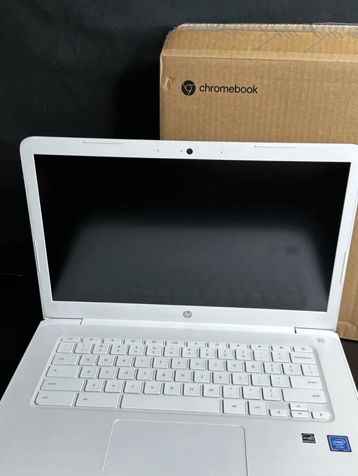 HP Chromebook 14-ca051nr White 14 Inch FHD IPS Display Laptop Excellent Cond