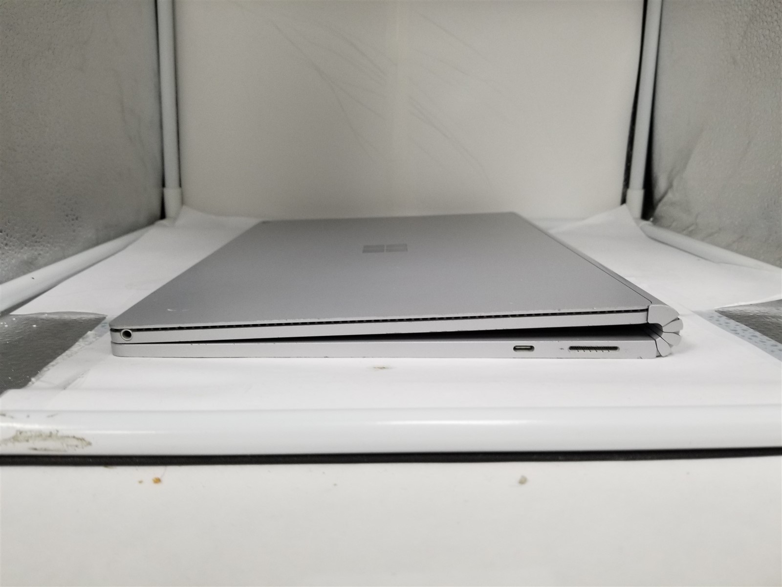 Microsoft Surface Book 2 Core i5 13.5″ 8GB/128GB Silver Reduced Price VW6257