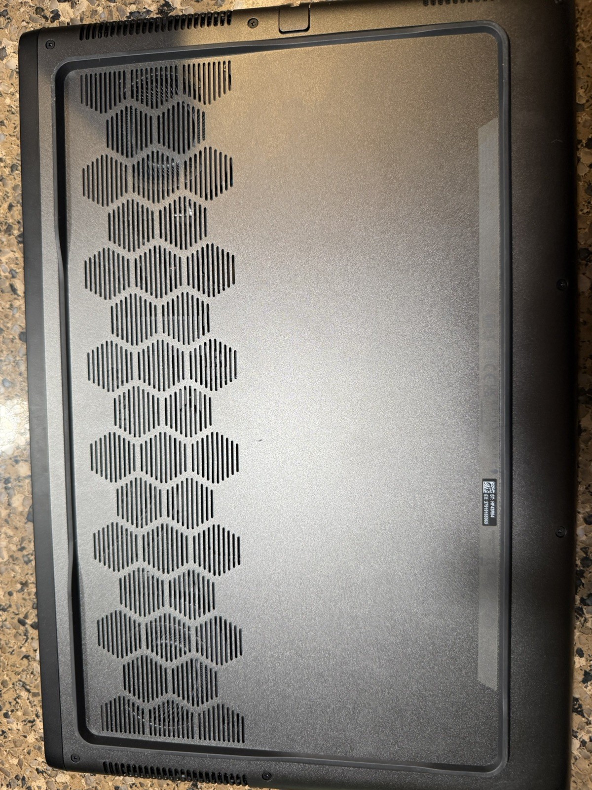 Alienware M16 R2 16″ Core Ultra 9 185H 5.1GHz 32GB RAM 1TB SSD GeForce RTX 4070