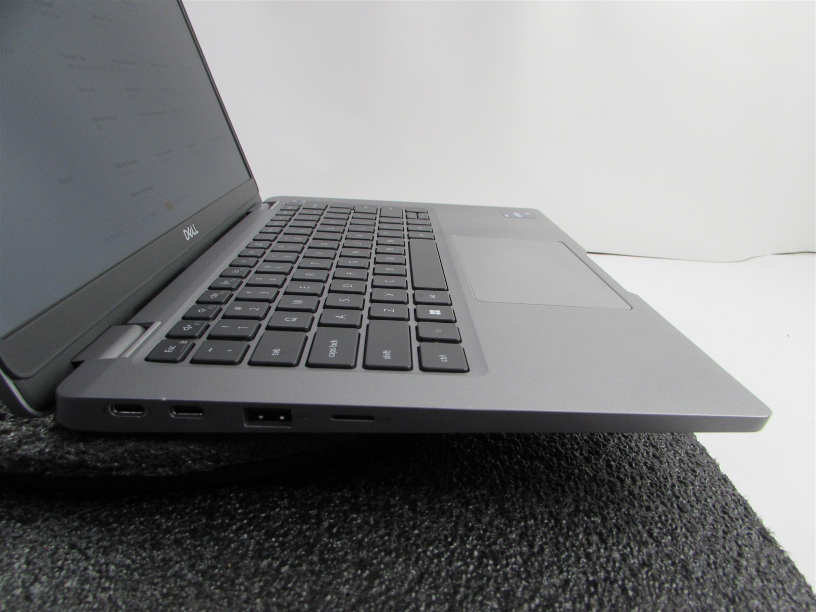 DELL LATITUDE 5330 FHD TOUCHSCREEN I5-1245U 10 CORE 512GB SSD 16GB RAM NO O.S