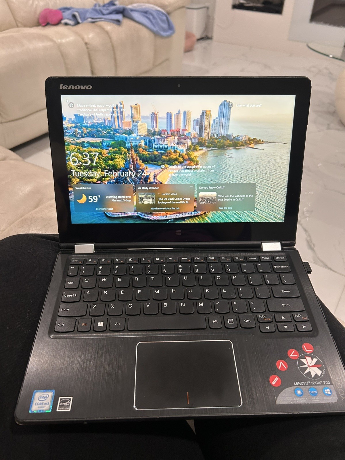 lenovo yoga 700-11isk used, silver color, 256 gb local disk