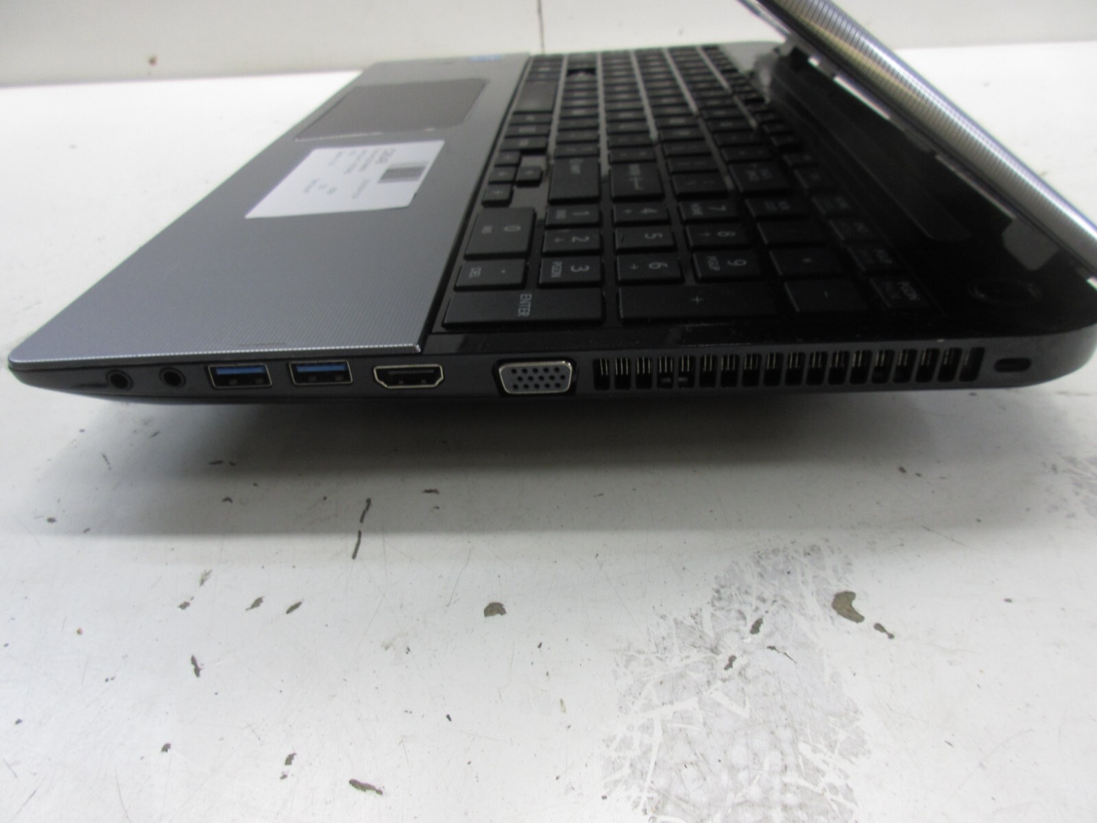 Toshiba Satellite L55-A5299 Intel Core i7-4700MQ 2.40GHz 8GB NO HDD No Batt