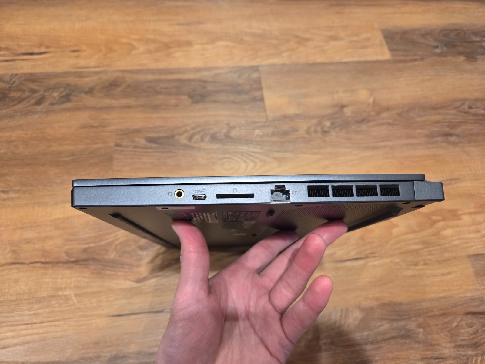 MSI WS66 10TKT / i7-10875H / 32GB / 1TB SSD / Windows 11 Pro / TOUCH