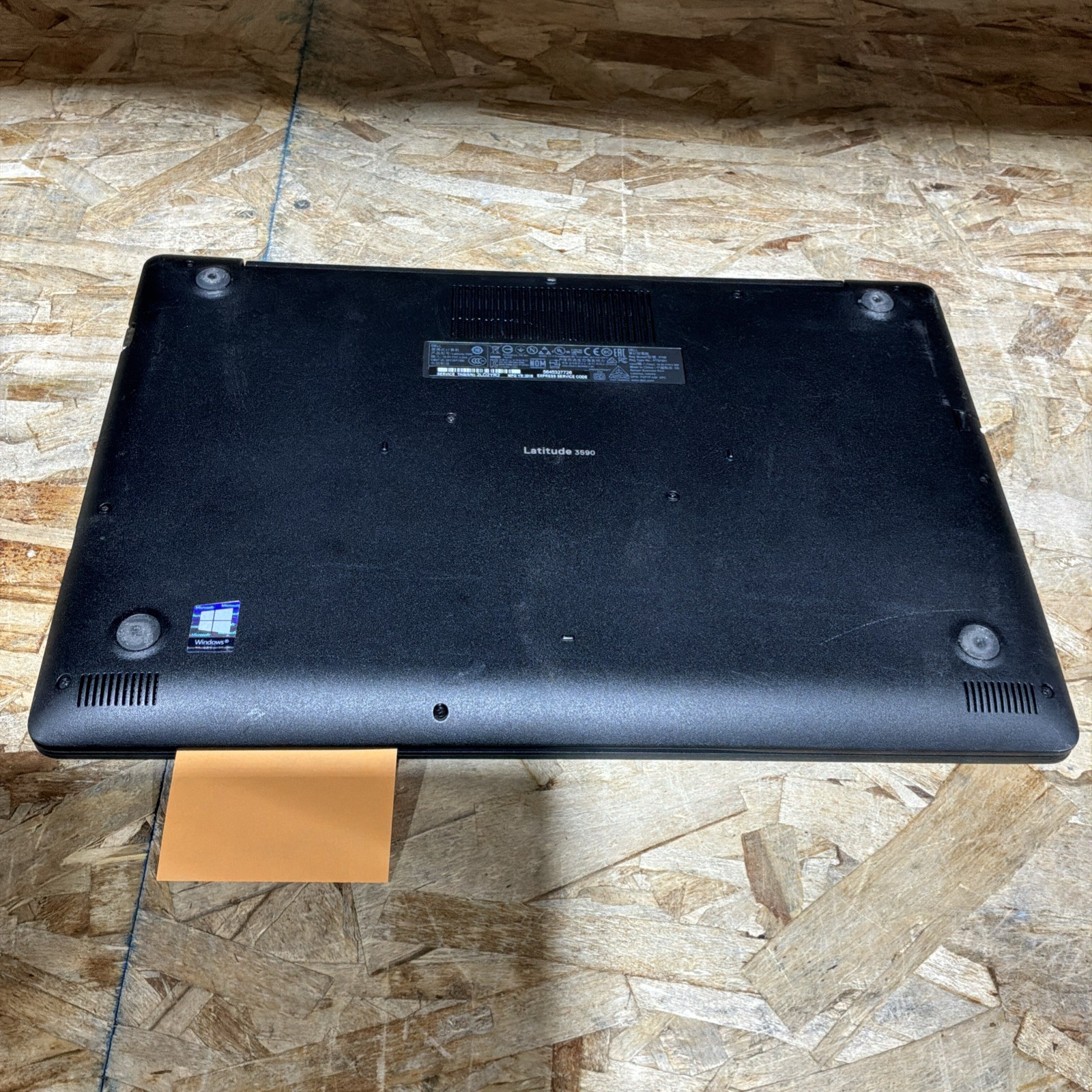 Dell Latitude 3590 15.6″ Laptop – Core i5-7200U / 8GB / 256GB SSD Win11 Pro C470