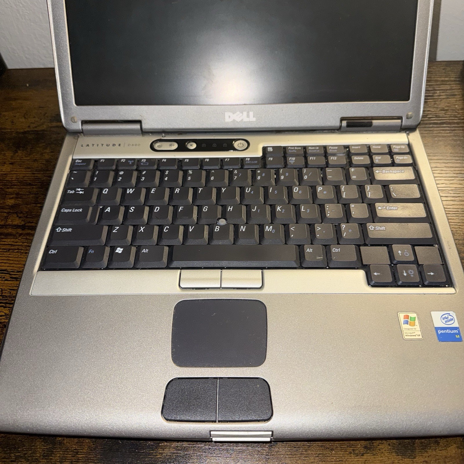 Dell Latitude D600 14″ 1.40GHz/64GB SSD/1GB/Serial/Parallel/ATI GPU/XP Untested