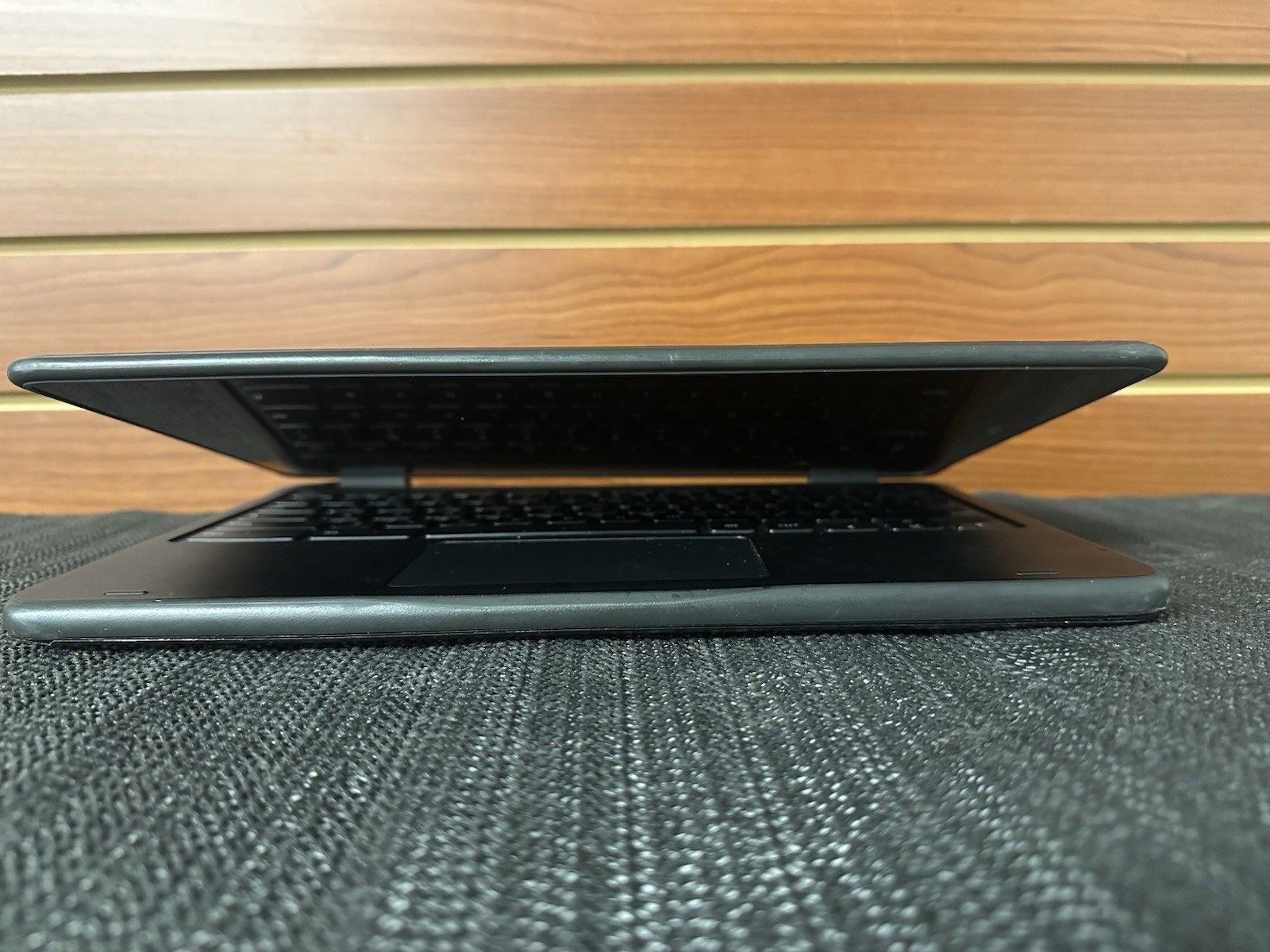 Dell Chromebook Touchscreen laptop w/charger *READ DESCRIPTION
