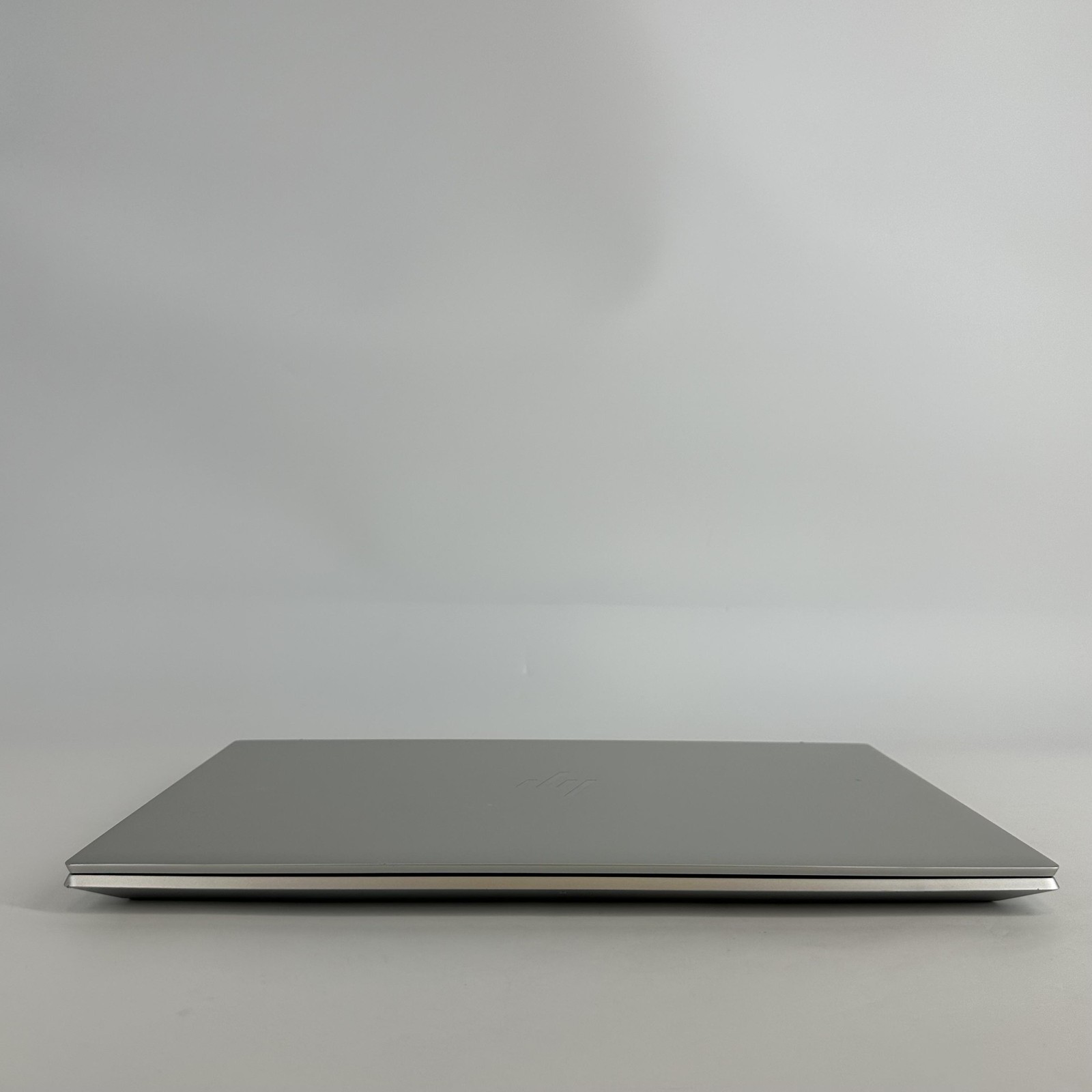 HP Envy 17 Silver FHD i7-10510U 1.80GHz 32GB 1TB SSD MX250 Good