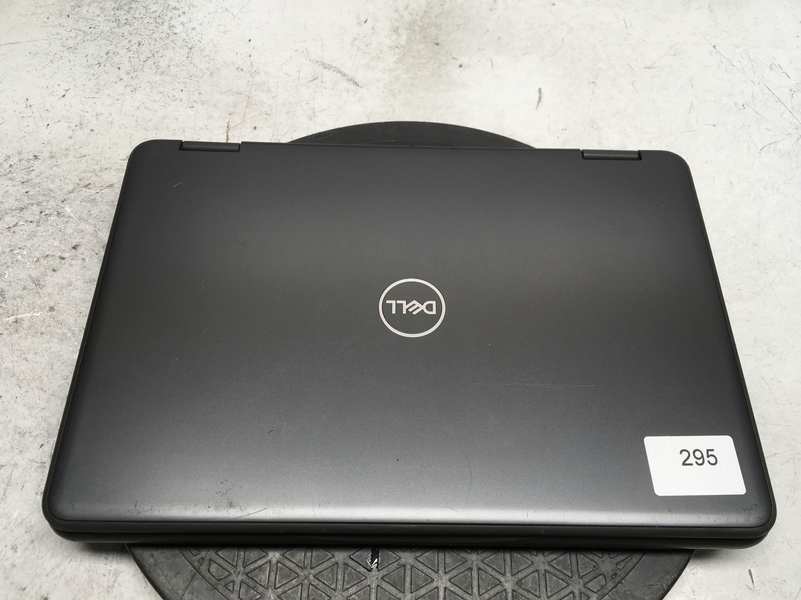 Dell Latitude 3190 2-In-1 Intel Pentium Silver N5000 1.1GHz 4 GB NO HDD