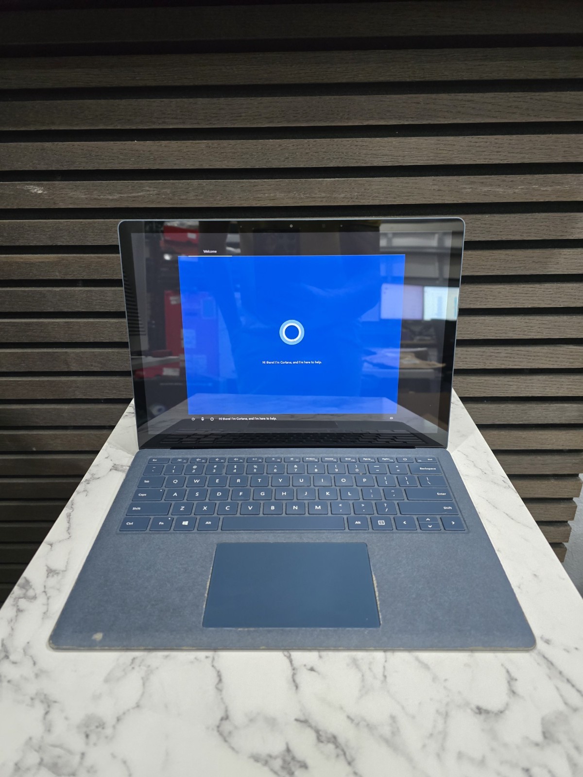 Microsoft Surface Laptop 3 13.5″ 1867 i5-1035G7 8GB RAM 256GB SSD Win10