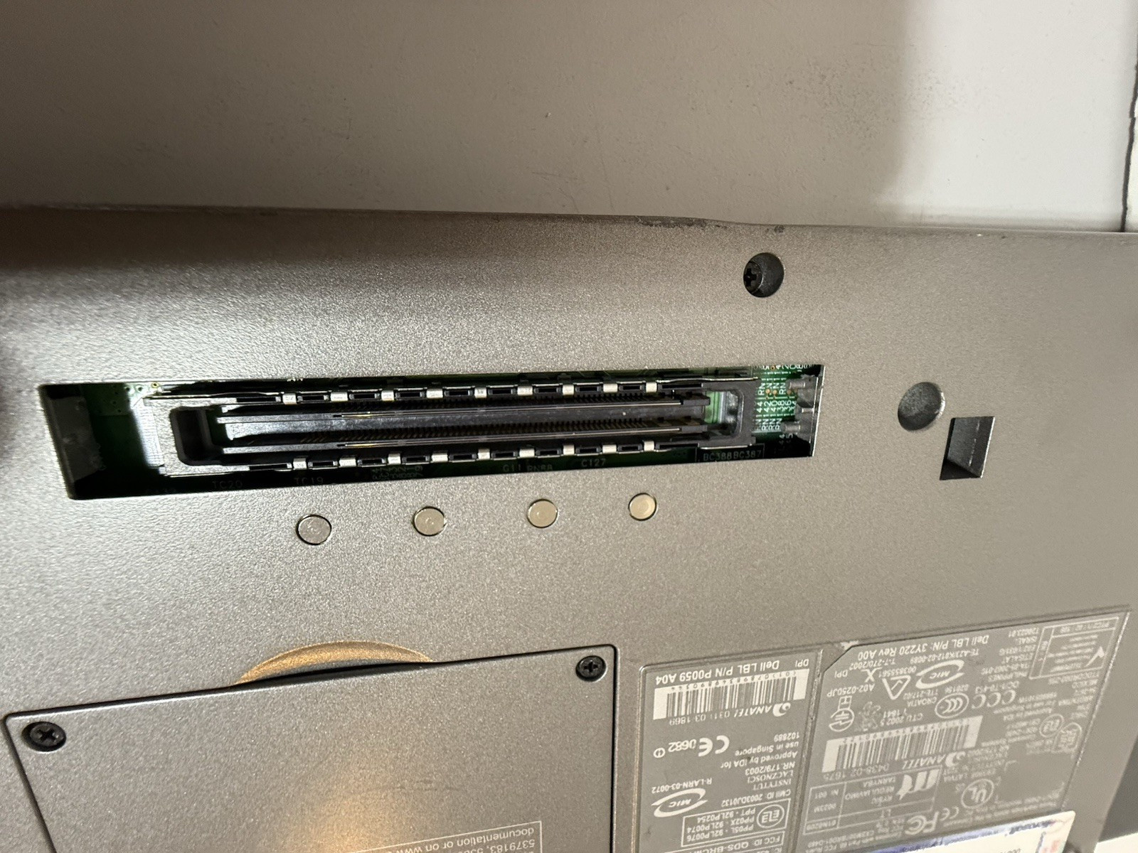 DELL LATITUDE D400 12.1″ Laptop INTEL PENTIUM 1.4GHz 2Gb 60Gb HDD WinXP PRO SP3