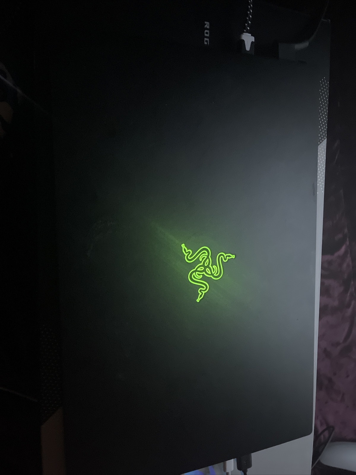 Razer Blade 15, 300HZ (512GB SSD,Intel Core i7 10th Gen 16GB ram) RTX 2070 Super