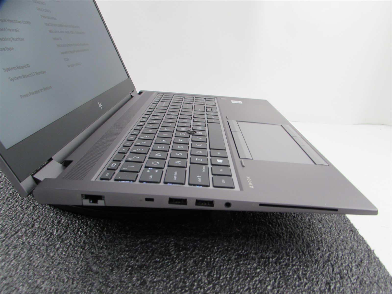 HP ZBOOK FURY 17 (G7) I7-10850H 512GB SSD 32GB RAM NVIDIA QUADRO RTX 3000 WIN 11