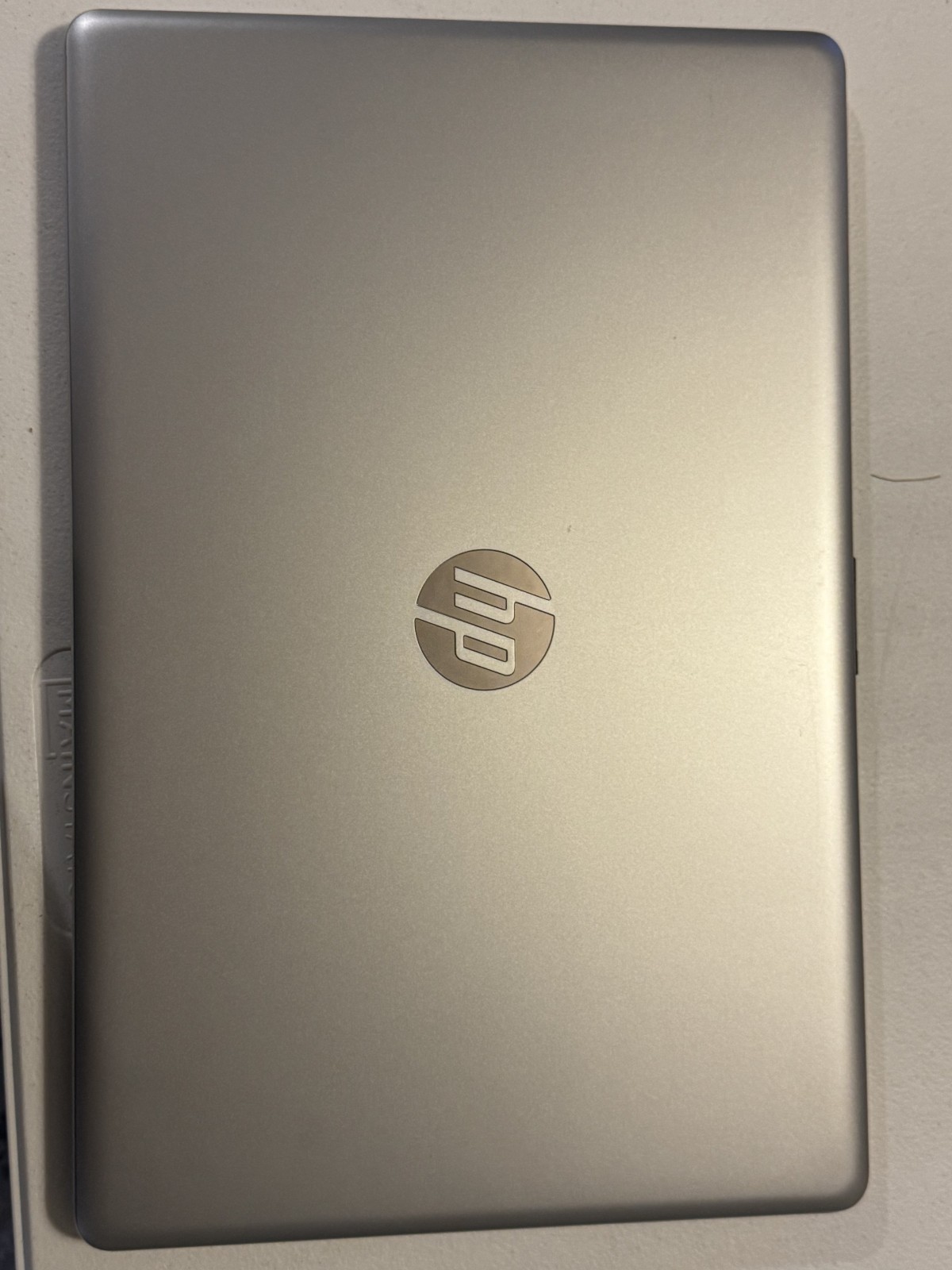 HP Laptop 17-by3053cl – Intel Core i5-1035G1 – 12GB RAM – 1TB HDD