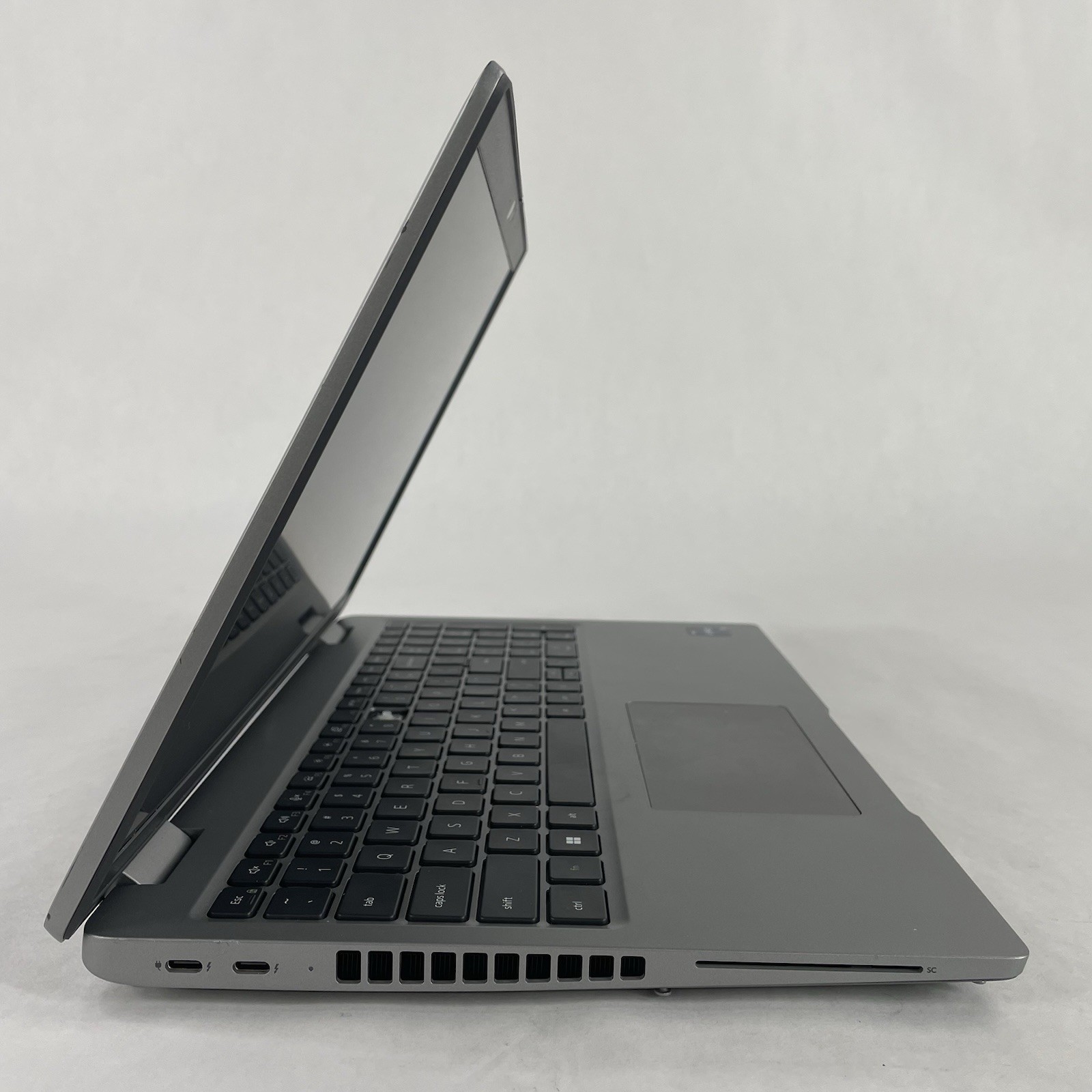 Dell Latitude 5540 15.6″ i7-1365U 4.75 GHz 8 GB RAM No SSD No OS Missing 9 Key
