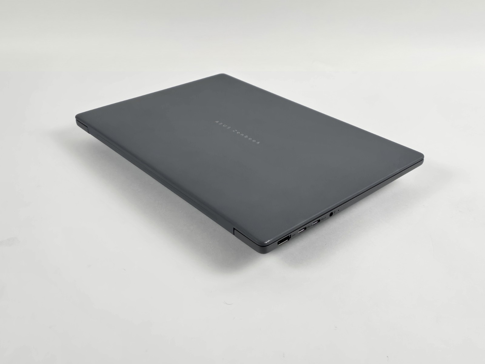 ASUS Zenbook A14 UX3407 14″ FHD+ OLED Snapdragon X 32GB 1TB SSD – Good