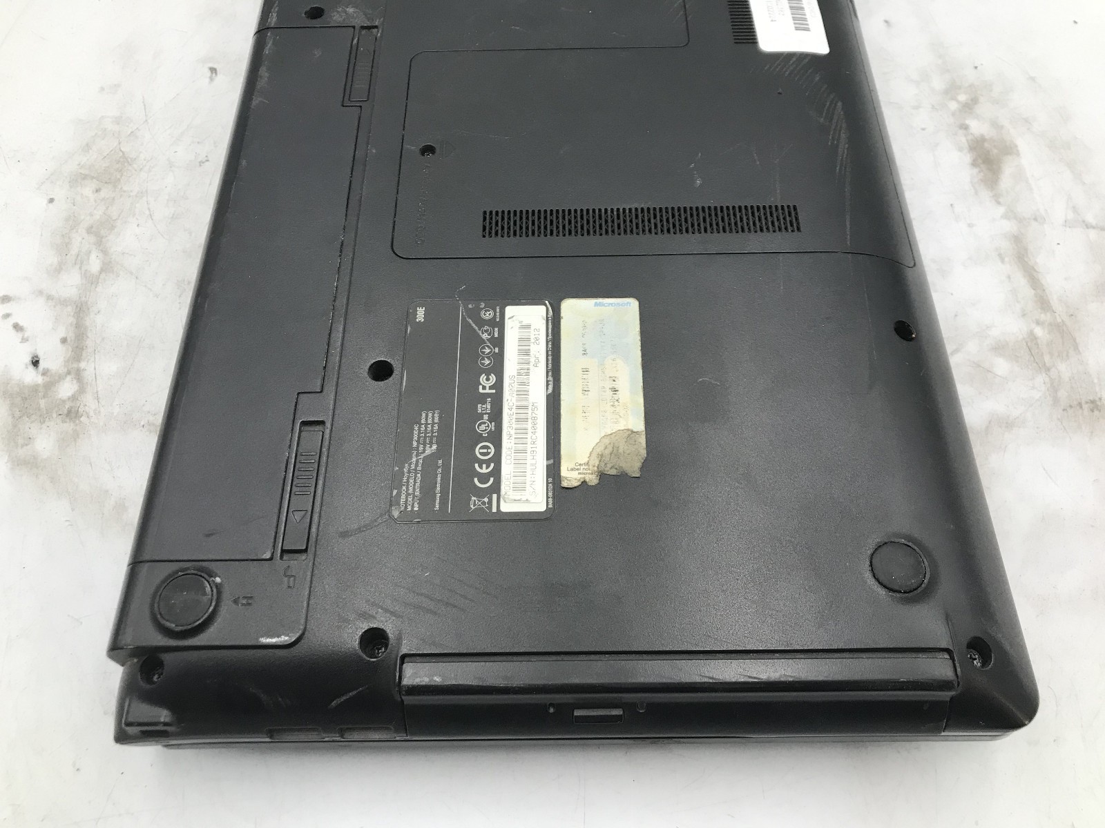 SAMSUNG NP300E4C – FOR PARTS/REPAIR – INTEL I3 3RD GEN – NO RAM – READ DESC – BB