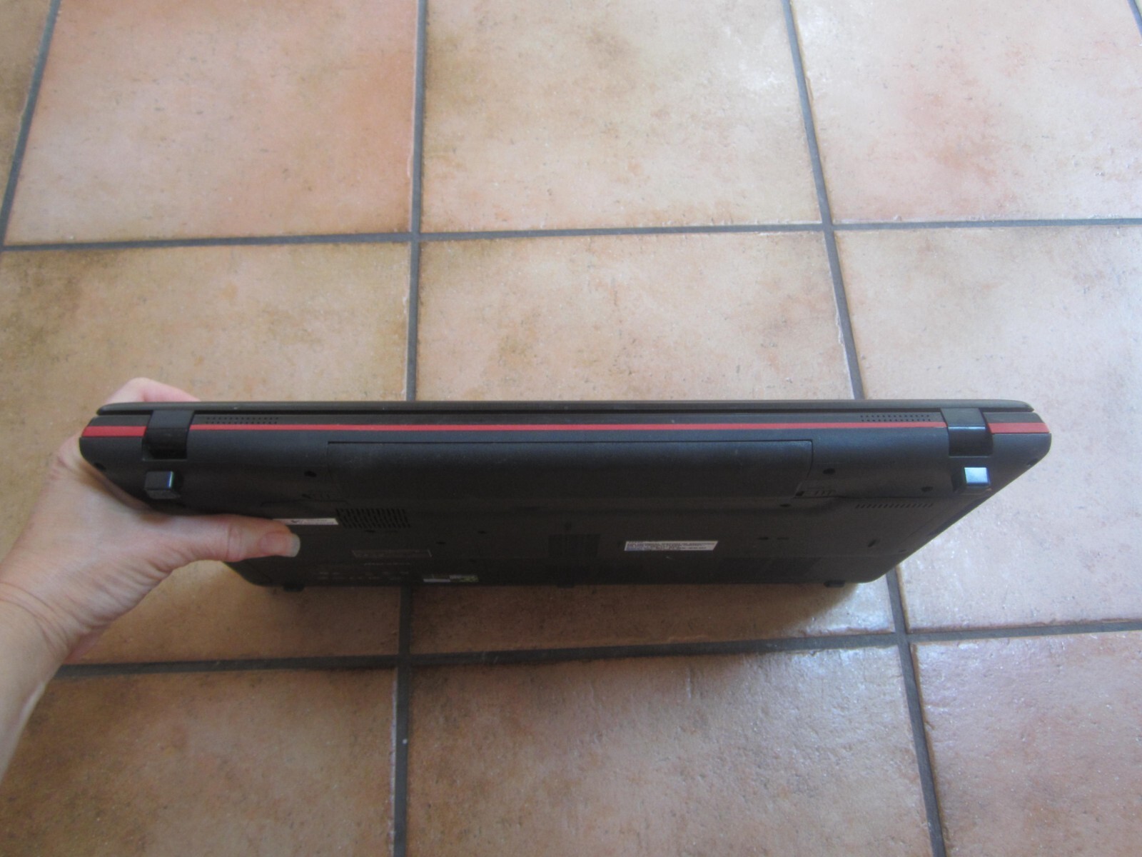 MSI GE70 2QE APACHE PRO MS-1759 Laptop 12GBRAM 1TBHD GOOD SCREEN NoCORD – WORKS