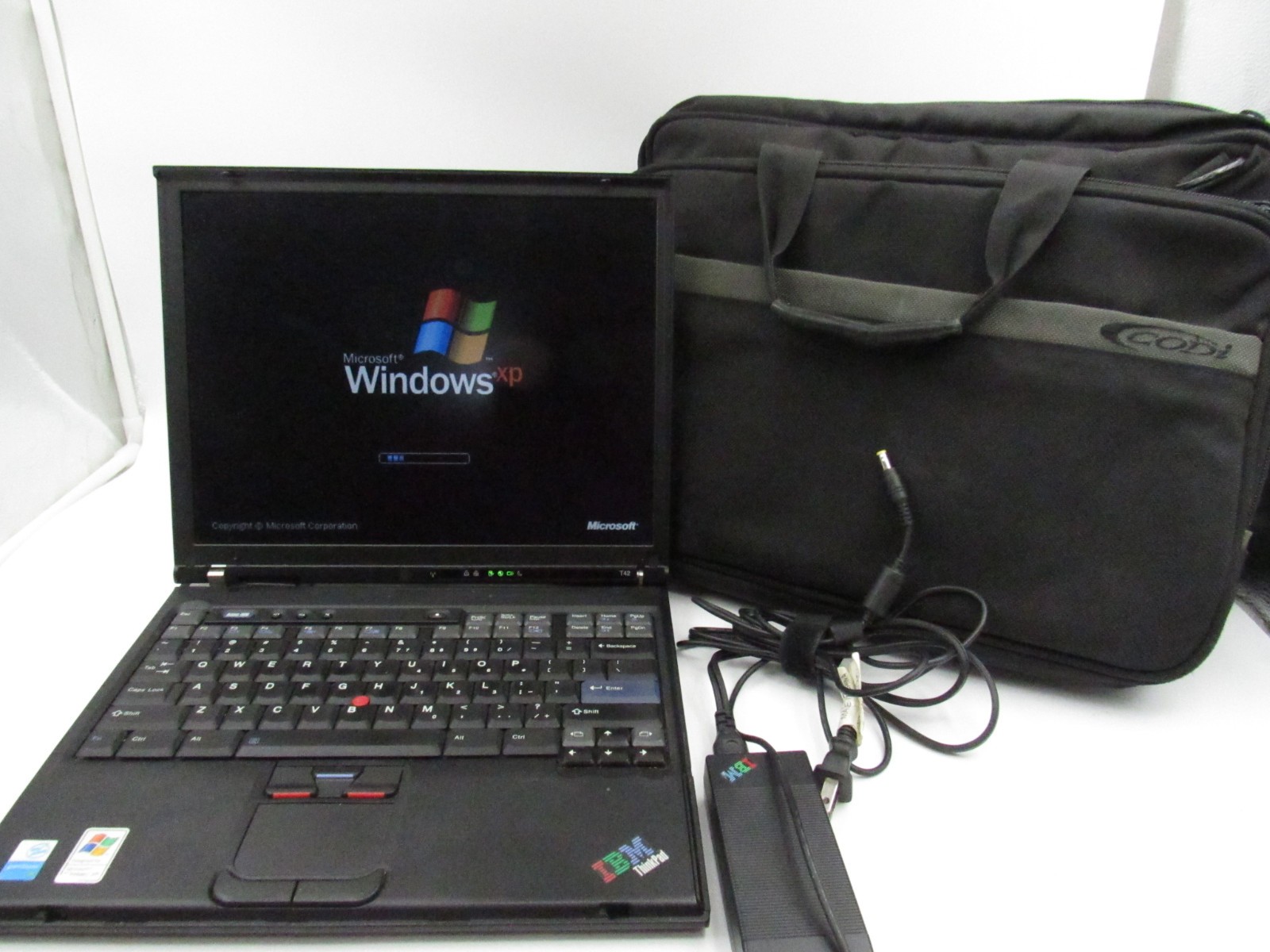 IBM ThinkPad 2373 4TU Vintage Laptop Intel Pentium M w/ Charger Bag Read