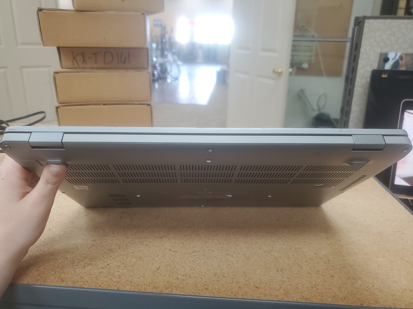 Dell Precision 3550 Laptop – i5-10310U 8GB 256GB SSD 15.6″ 051326-3