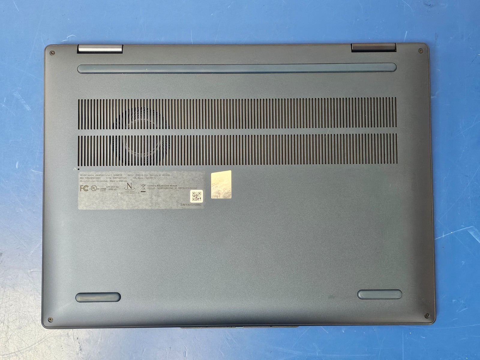 LENOVO IdeaPad 5 2-in-1 14AKP10, AMD Ryzen AI 7 350, 16 GB RAM, 1 TB NVMe SSD