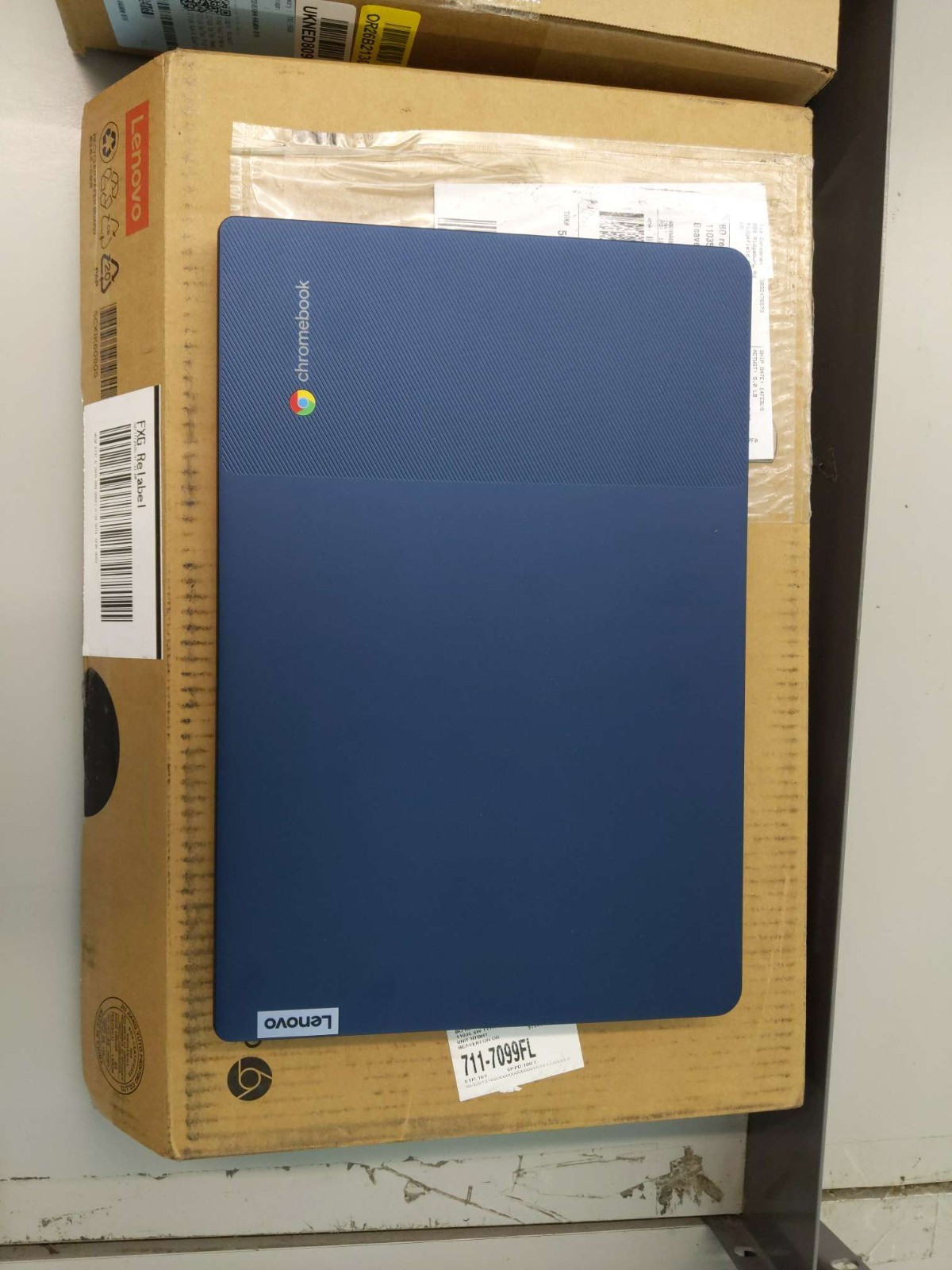 Lenovo IdeaPad Slim 3 Chromebook,14″ FHD Business Laptop, 4GB RAM, 64GB eMMC
