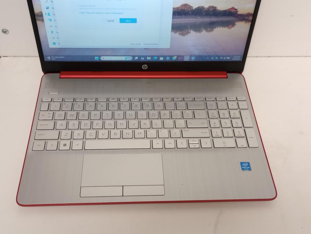 HP 15-DW1083WM WIN11 4GBRAM 128GBSSD W/CHARGER (P08037690)