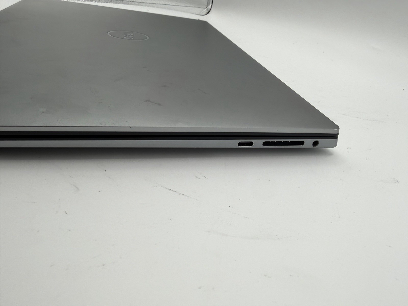 Dell Precision 5560 15″ 4K Touch I7-11850H 2.50GHz 32GB 512GB A2000 *Grade C*