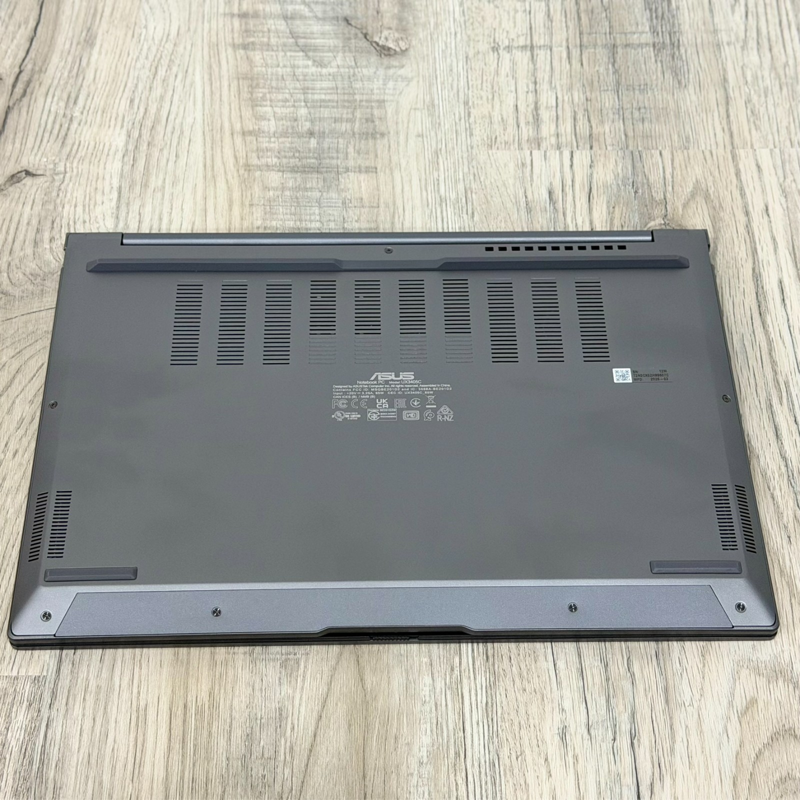 ASUS Zenbook 14″ OLED Touch WUXGA Laptop Intel Core Ultra 9 285H 32GB 1TB