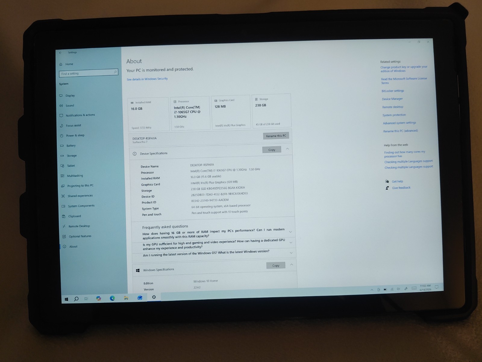 Microsoft Surface Pro 7 i7-1065G7, 16gb RAM 256gb SSD with Gift package