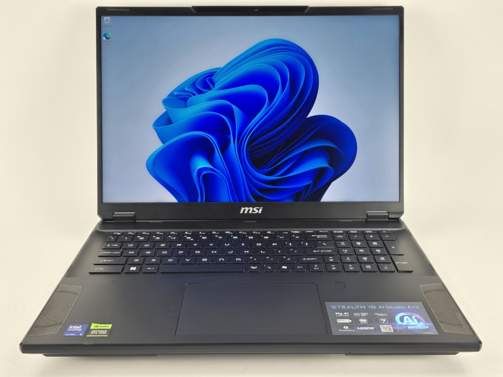 MSI Stealth 18 AI Studio 18″ UHD+ Ultra 9 185H 32GB 1TB RTX 4080 – Used – READ