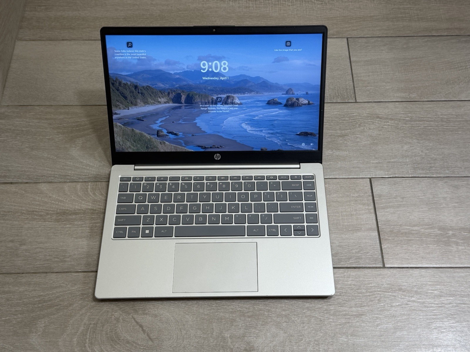 HP Laptop 14-em0233nr 14″ AMD Ryzen 3 7320U 4GB Ram 256GB SSD Silver Windows 11